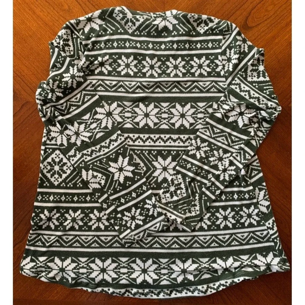 MUMU Mellow Long Sleeve Top Shirt Green‎ Snowflake Holiday Christmas Winter Med - Picture 4 of 5